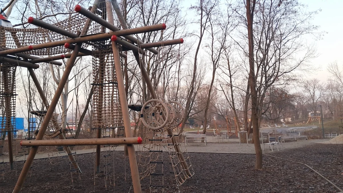 Park Akcji "Burza" przy Kopcu Powstania Warszawskiego