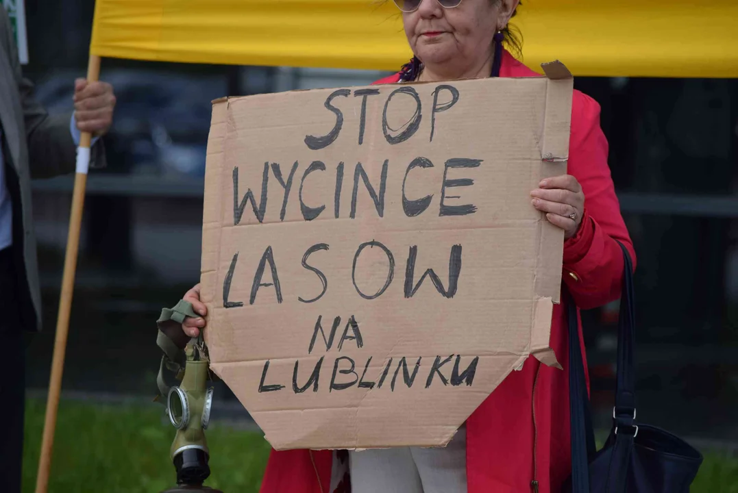 Pikieta II Samorządowego Kongresu Klimatycznego pod hasłem „Spalarnie to ekościema (greenwashing)”