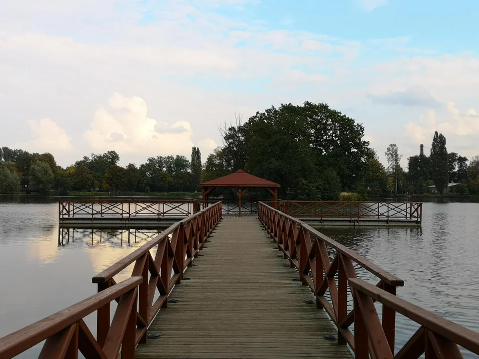 Pierwsze oznaki jesieni w zgierskim parku - zobacz zdjęcia!