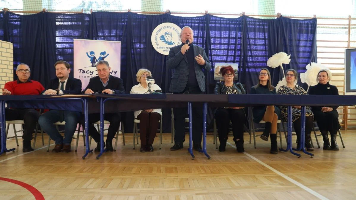 Powstanie nowy budynek szkolny? Powołano specjalny komitet: "Musimy zapewnić dzieciom dobrą opiekę" - Zdjęcie główne