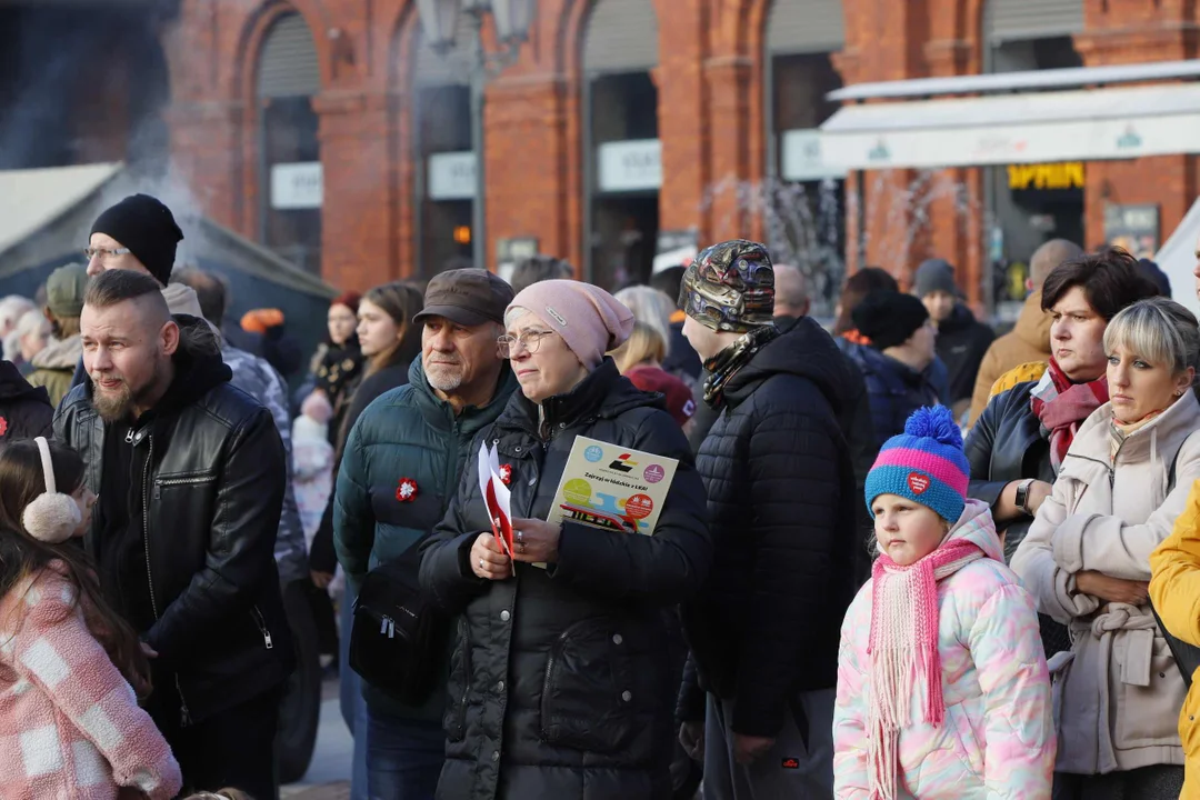 Święto Niepodległości przed Manufakturą