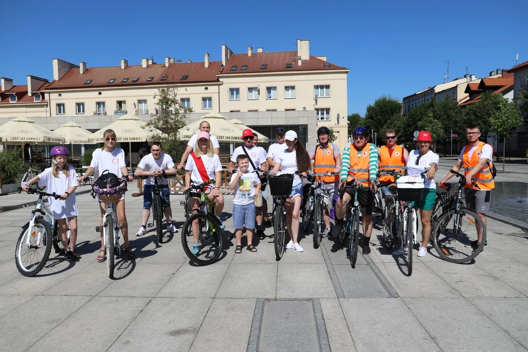 Ruszyli w rajd po Kutnie. Cel jest szczytny [ZDJĘCIA] - Zdjęcie główne