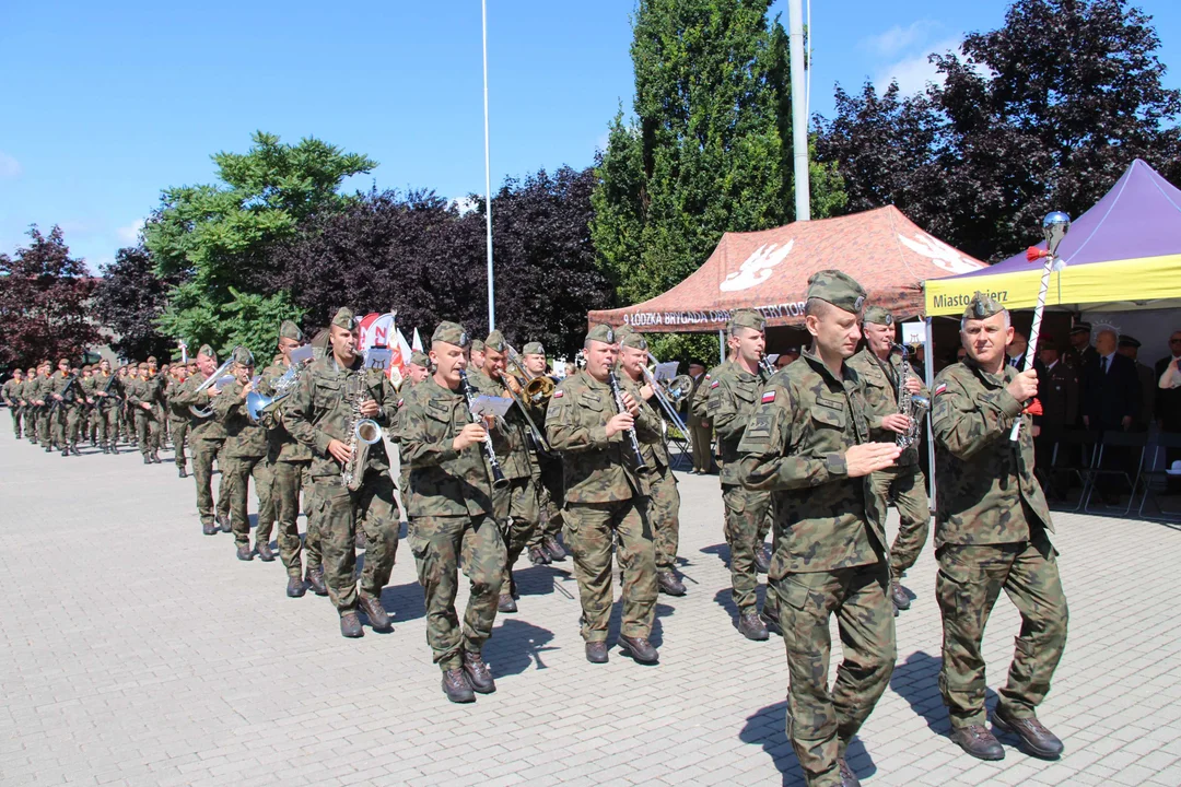 Przysięga wojskowa żołnierzy dołączających do 9 Łódzkiej Brygady Obrony Terytorialnej