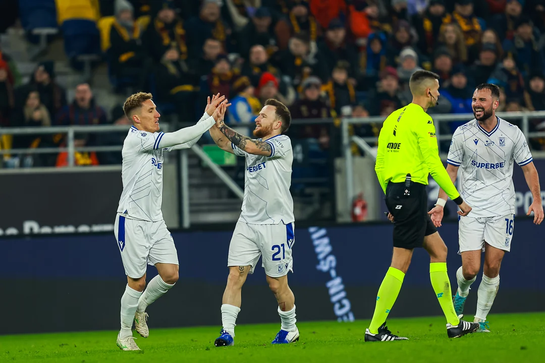 Lech Poznań wygrywa na wyjeździe z Pogonią Szczecin