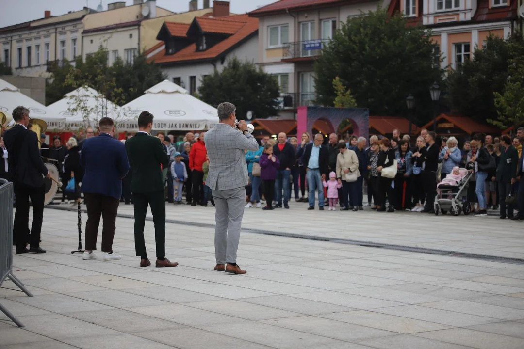 Urwani z wesela wystąpili na kutnowskim Święcie Róży