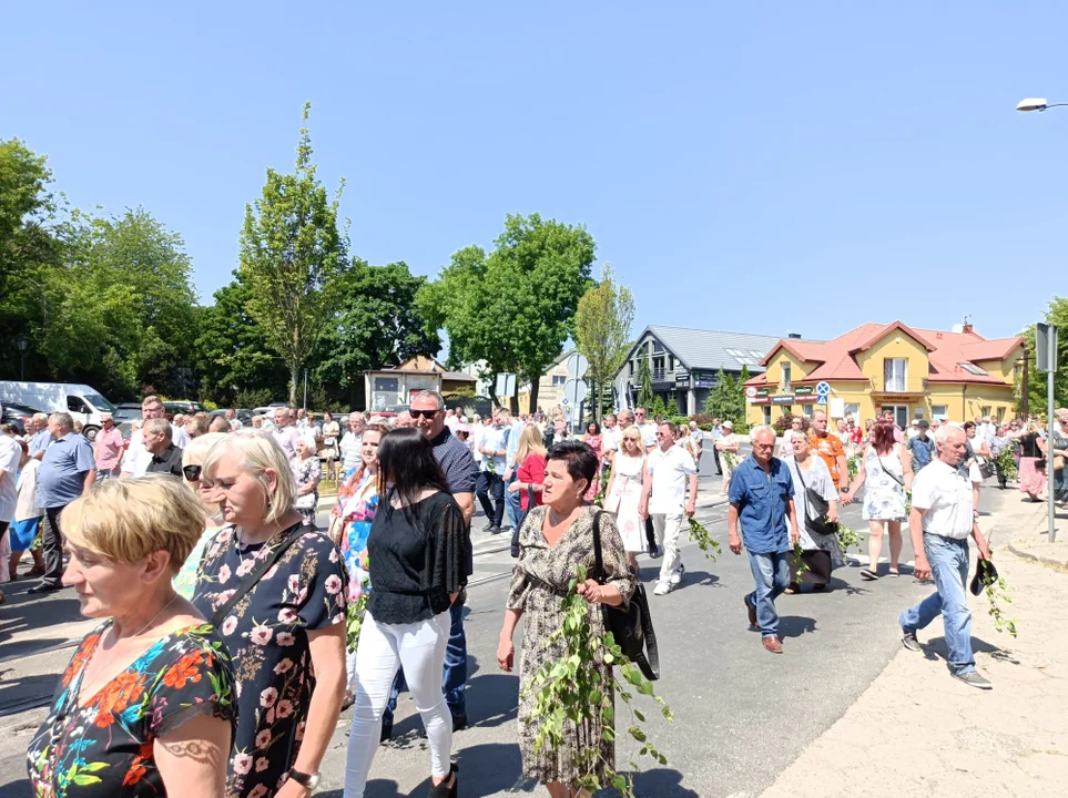 Ulicami Zgierza przeszły procesje Bożego Ciała.