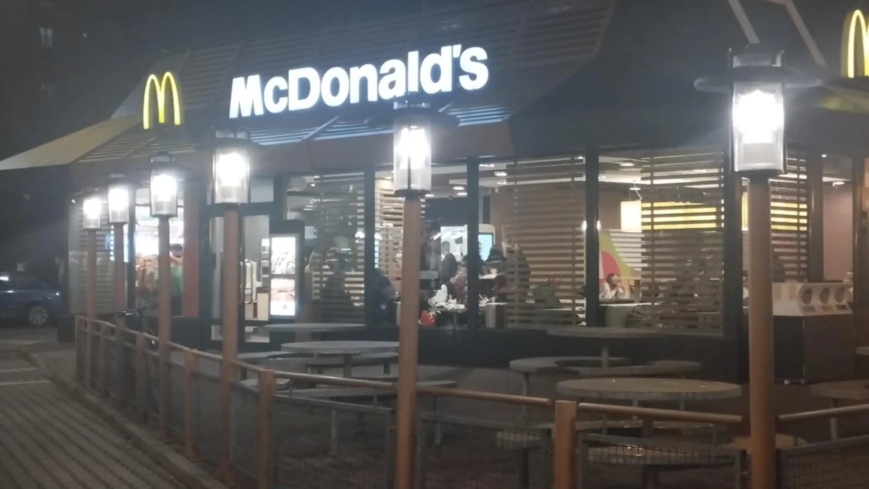 Kultowy burger Drwala już w łódzkich restauracjach McDonald's. Mieszkańcy ruszyli do stolików! [ZDJĘCIA] - Zdjęcie główne