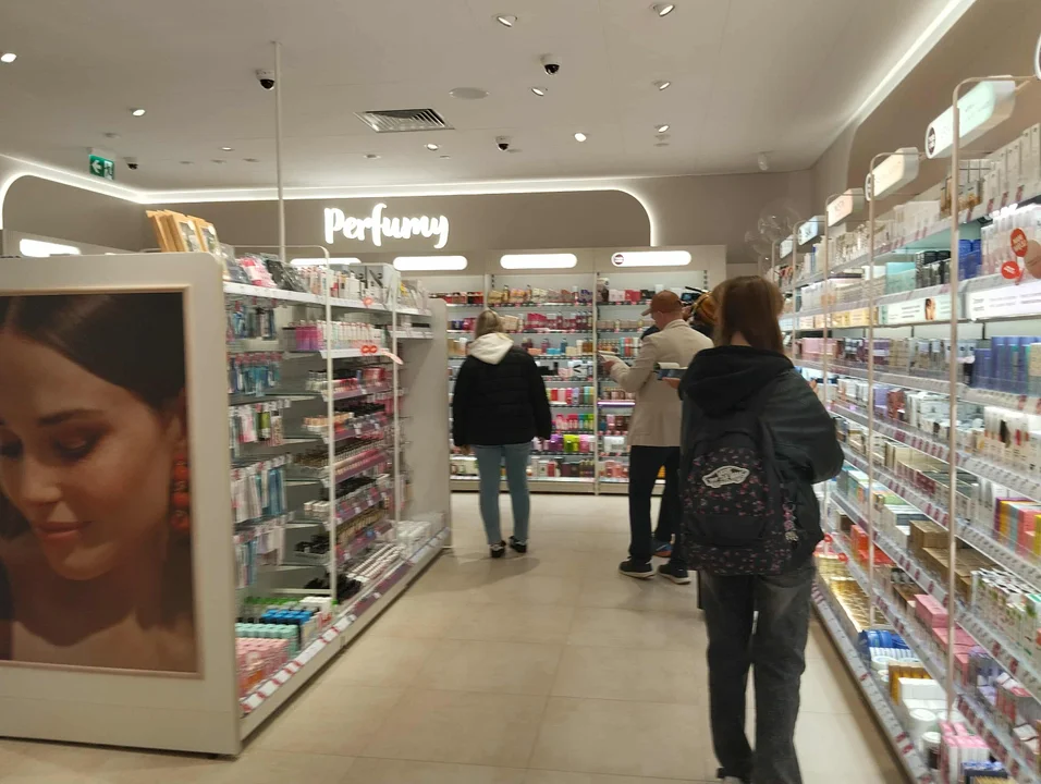 Rossmann nr 2000 otwarty w Łodzi. Przypomina luksusową łazienkę