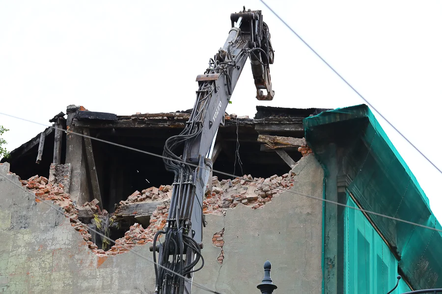 Kamienica przy Kilińskiego 49, w końcu, zostanie zburzona. Wiemy kiedy wrócą tramwaje