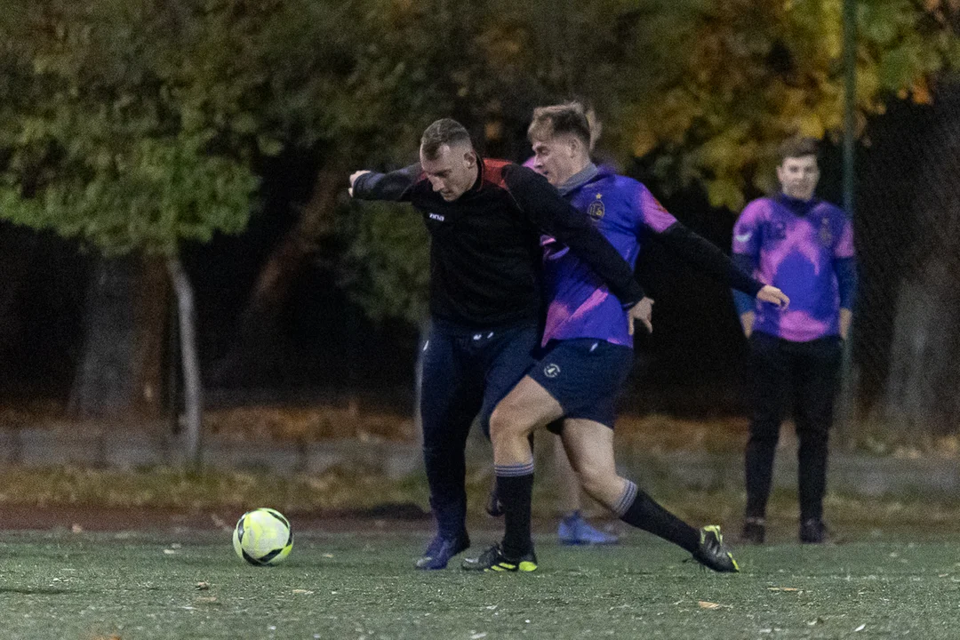 Duże emocje w spotkaniu AGKS 2 oraz FC Farselona w rozgrywkach Playareny