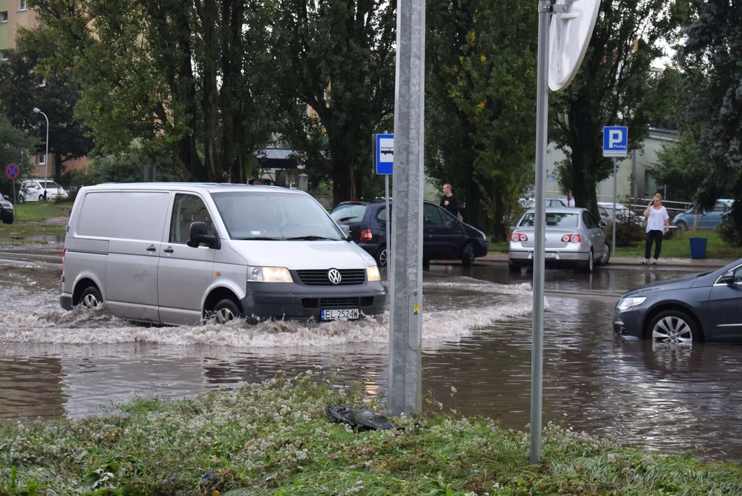 Parzęczewska wciąż jest zalewana