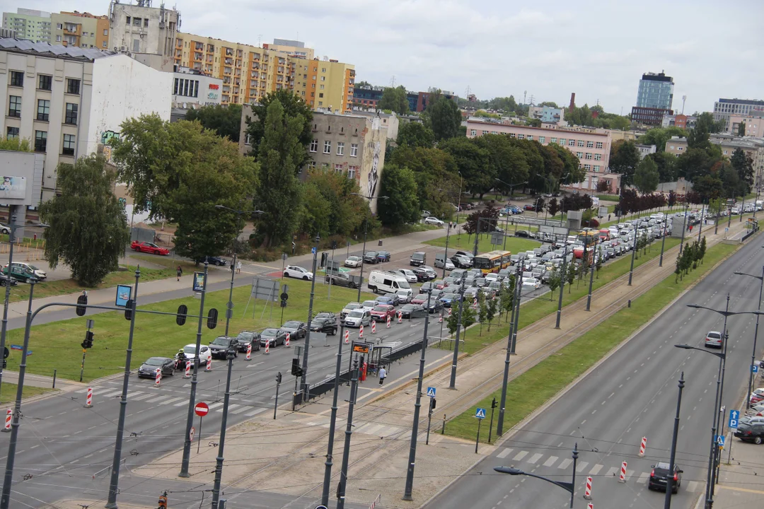 Utrudnienia na al. Piłsudskiego w Łodzi - 23.09.2023 r.