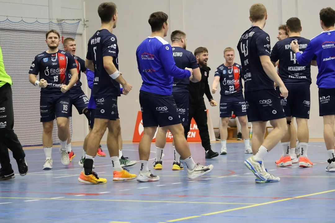 Poznańscy szyczpiorniści żegnają się z własną halą porażką