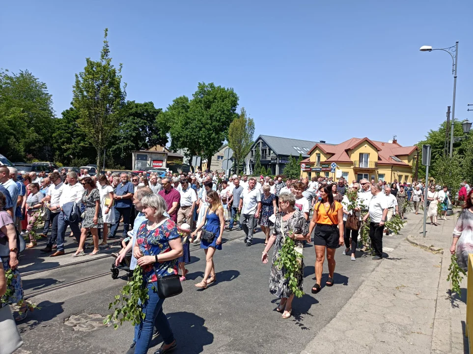 Ulicami Zgierza przeszły procesje Bożego Ciała.