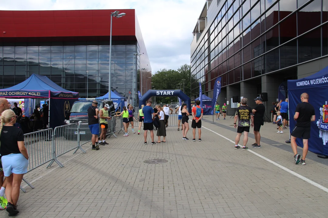 Piknik rodzinny "Bezpieczne Wakacje z Mundurem" pod Atlas Areną