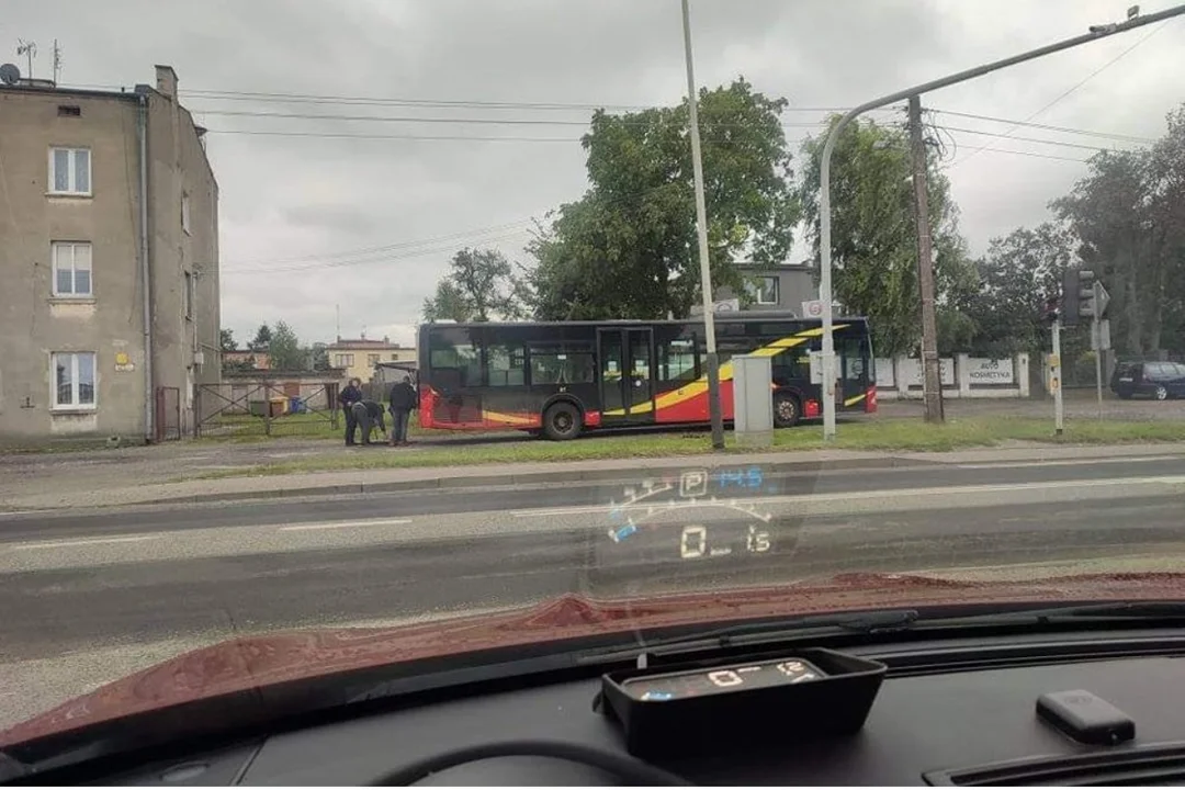 Zgierskie autobusy nie przejeżdżają lub stoją popsute na przystankach.