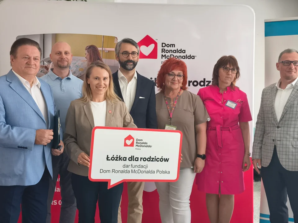 Fundacja Orlen i Fundacja Ronalda McDonalda przekazała łóżka dla szpitala