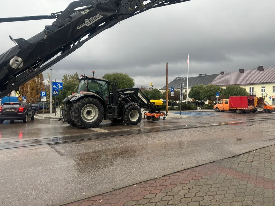 Remont drogi przed Urzędem Miasta Zgierza