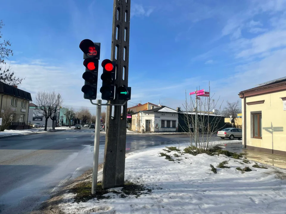 To jedyne takie skrzyżowanie w mieście. Wielu kierowców wciąż nie wie, jak się tu zachować - Zdjęcie główne