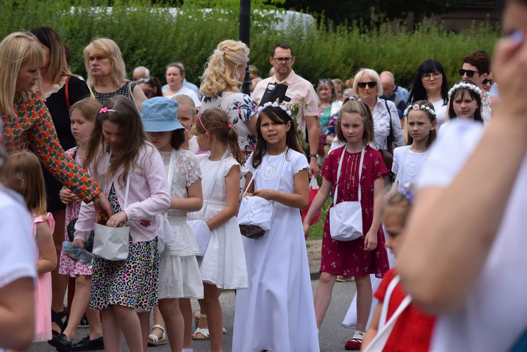 procesja Bożego Ciała w parafii Matki Bożej Dobrej Rady w Zgierzu