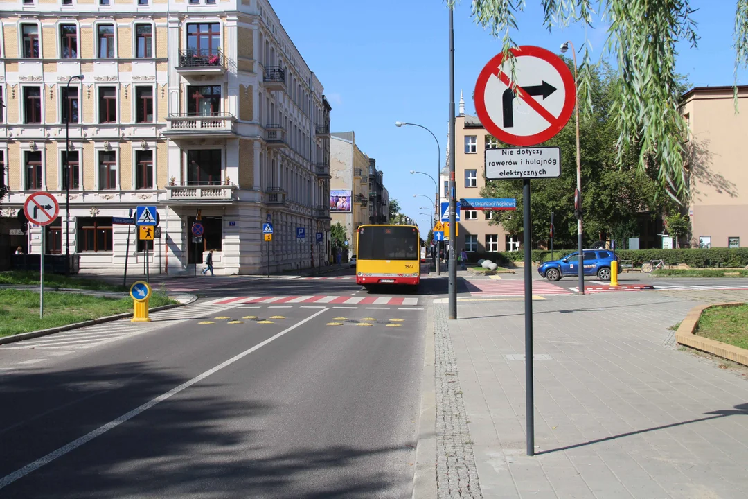 Skręt dla rowerzystów z ul. Jaracza w ul. P.O.W