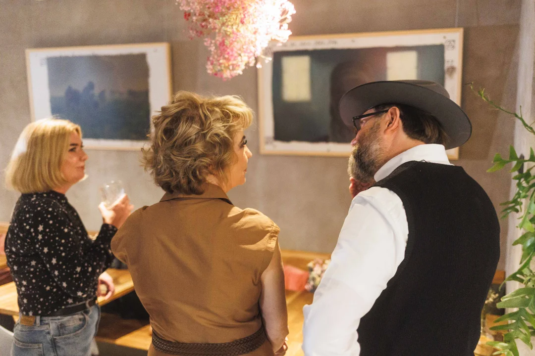 Wernisaż wystawy obrazów z filmu „Chłopi” w bistro Montag