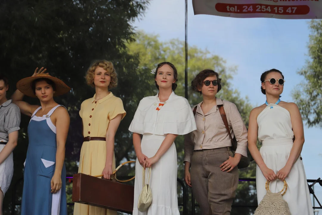 Elegancja i styl sprzed lat!