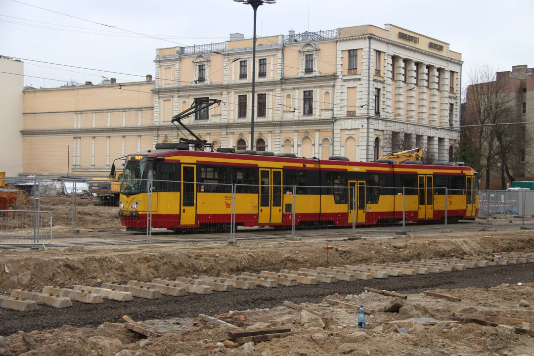 Budowa przystanku kolejowego Łódź Śródmieście - stan na 18.03.2024 r.