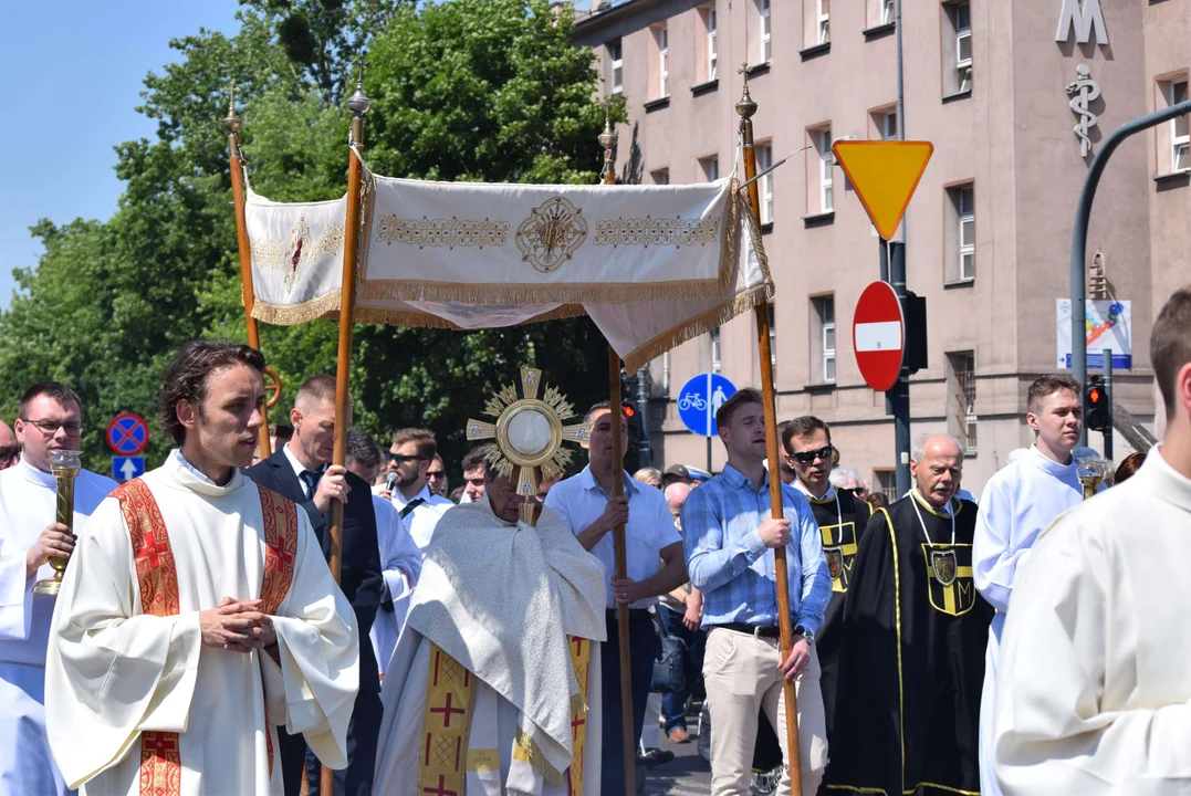 Procesje Bożego Ciała przeszły ulicami Łodzi