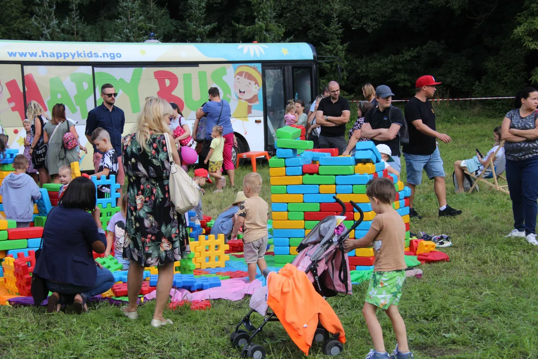 Piknik rodzinny w parku na Młynku w Łodzi