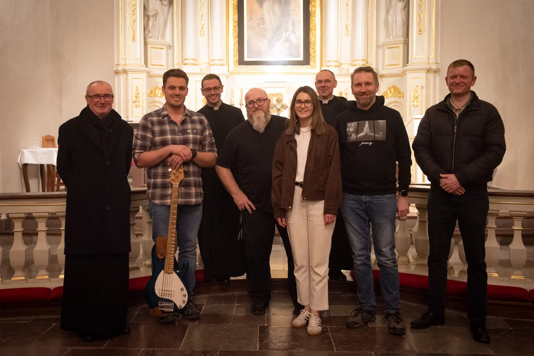 Wielki Post. W kościołach odprawiane są Gorzkie Żale [ZDJĘCIA]