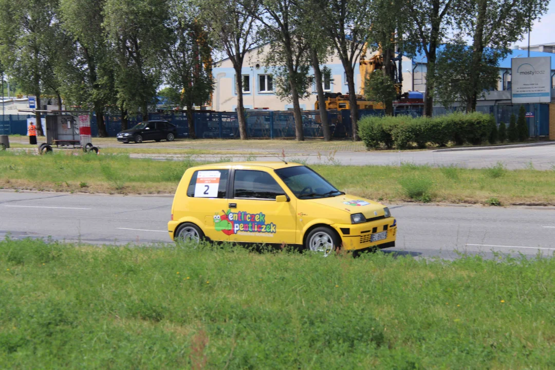 Gaz do dechy! Rajdowcy dali czadu na ulicach Łodzi