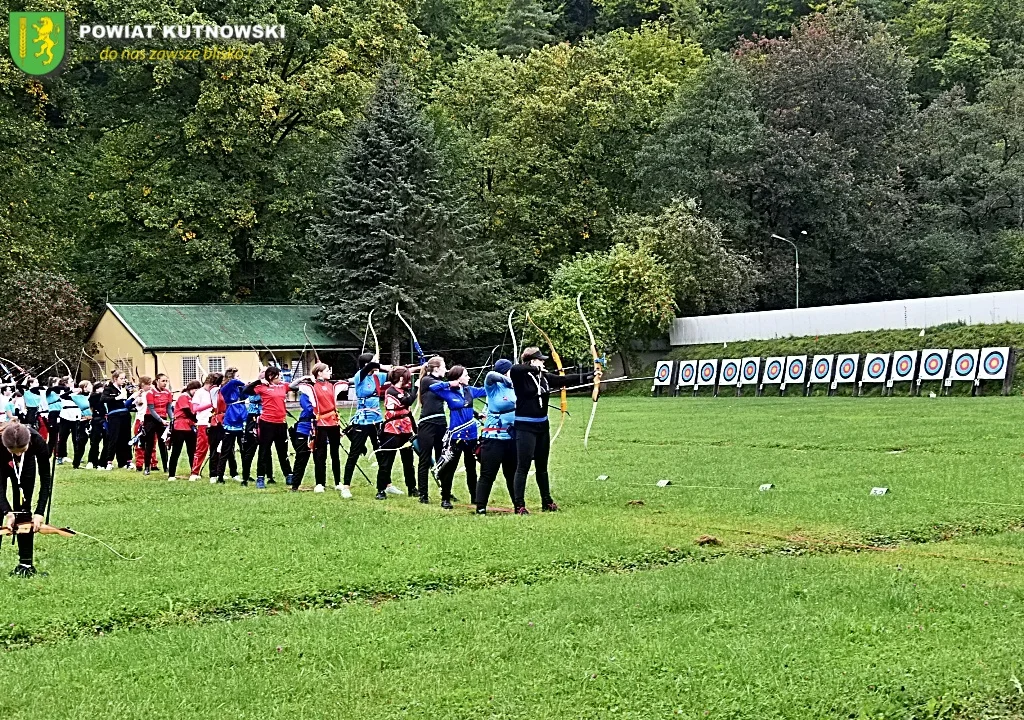 Międzywojewódzkie Mistrzostwa Młodzików w łucznictwie. Brali w nich udział zawodnicy z Kutna