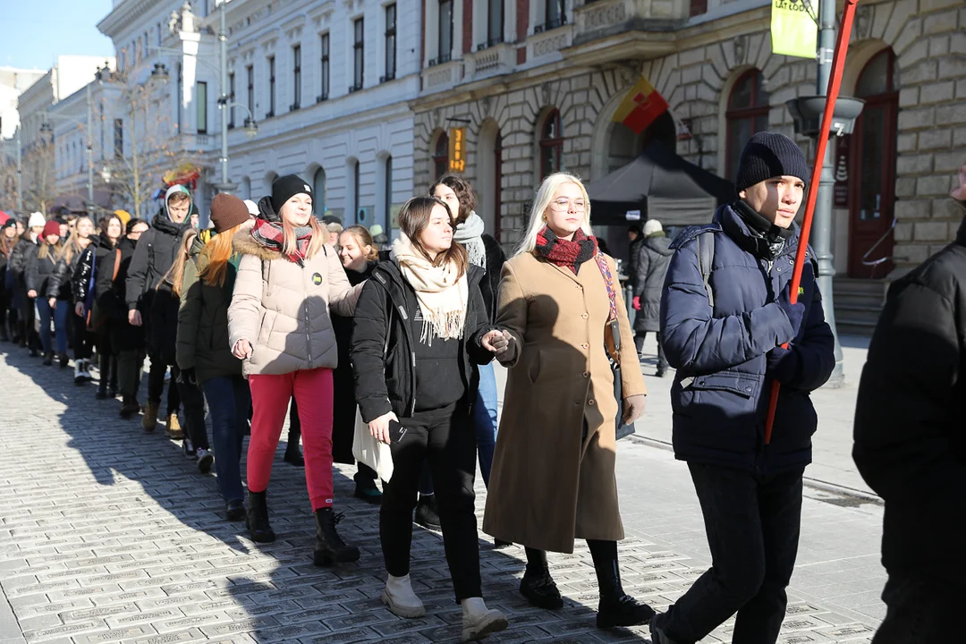 Polonez dla Łodzi. Maturzyści zatańczyli na Piotrkowskiej