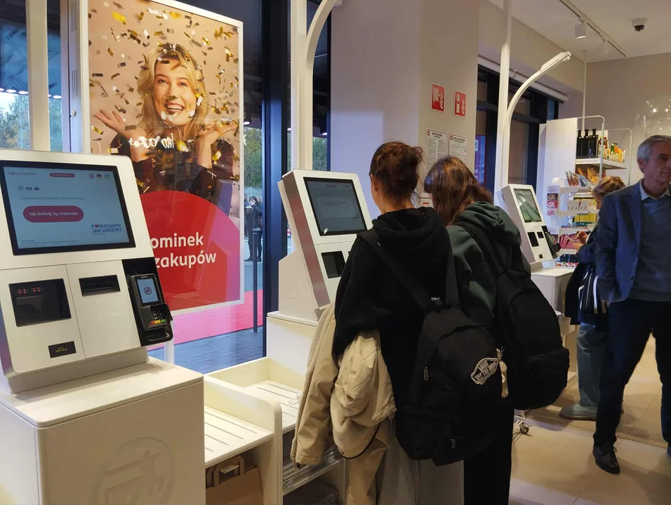 Rossmann nr 2000 otwarty w Łodzi. Przypomina luksusową łazienkę