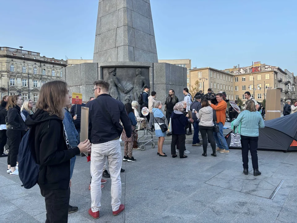 Manifestacja Łódzkiego Stowarzyszenia Lokatorów