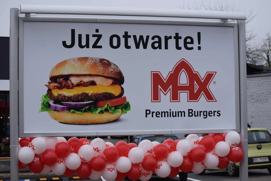 Tłumy łodzian na otwarciu restauracji MAX Premium Burgers. Tego jeszcze w Łodzi nie było [ZOBACZ ZDJĘCIA]