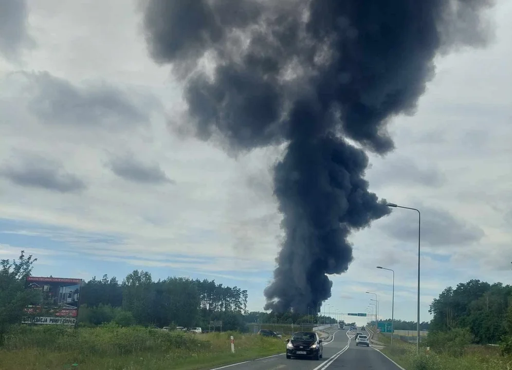 Pożar składowiska odpadów w Woli Łaskiej