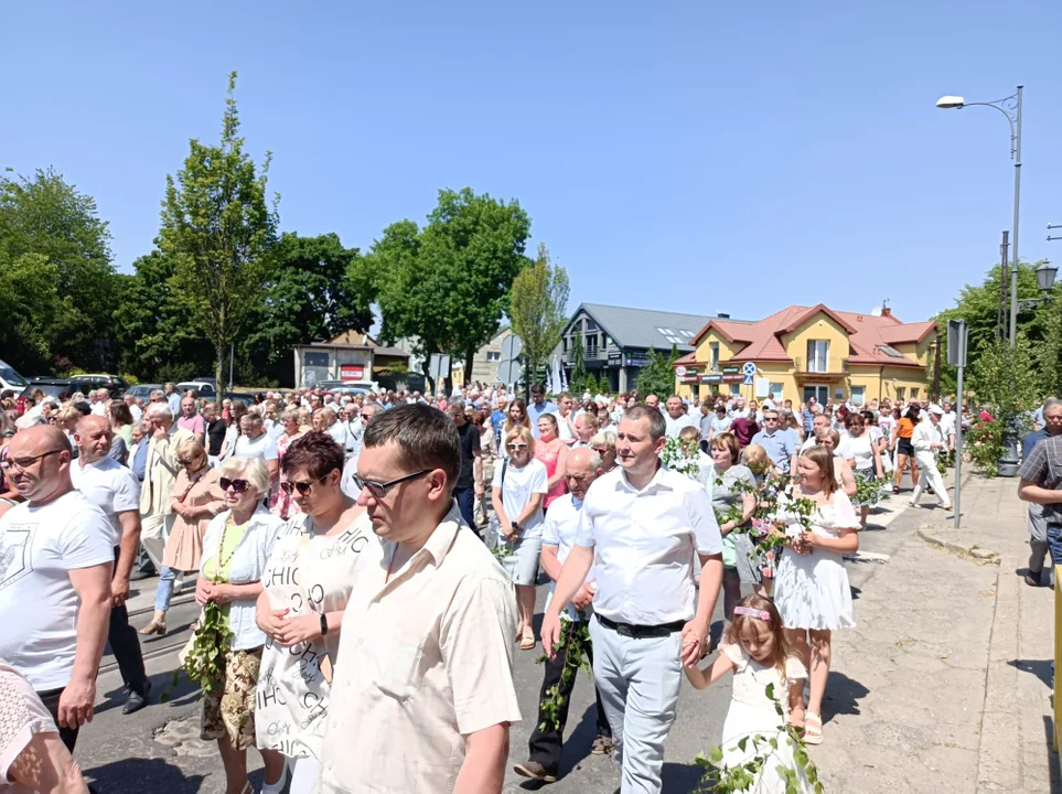 Ulicami Zgierza przeszły procesje Bożego Ciała.