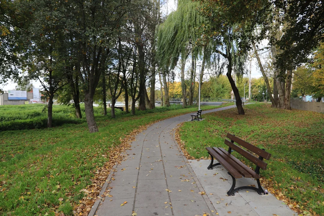 W centrum Kutna powstaje mały park rekreacyjn-wypoczynkowy