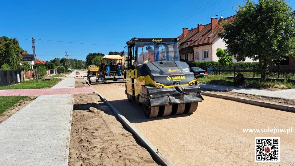 Przebudowa gminnych dróg trwa. W sumie chcą zmodernizować ich ponad 30 - Zdjęcie główne