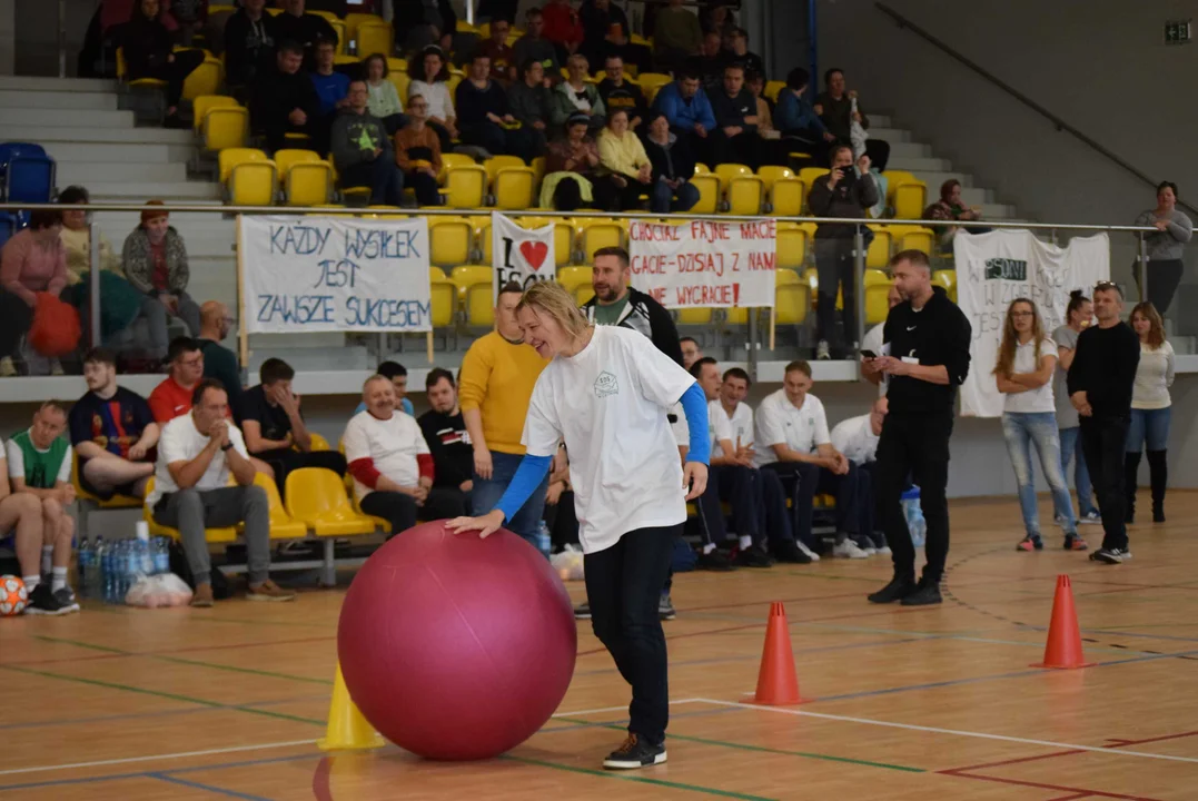 Niepełnosprawność nie wyklucza. 12 drużyn zmierzyło się w zgierskim mittingu lekkoatletycznym [ZDJĘCIA] - Zdjęcie główne