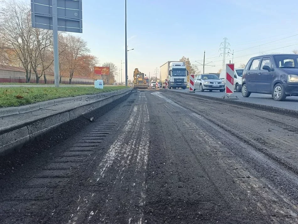 Utrudnienia na ulicy Rokicińskiej w Łodzi