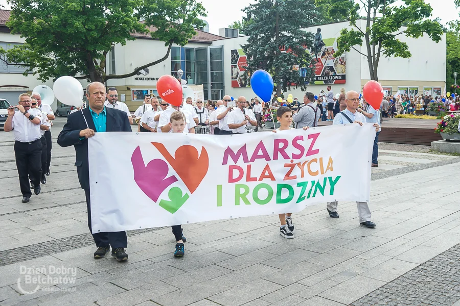 Bełchatowianie przeszli ulicami miasta. Zobacz, jak wyglądał Marsz dla Życia i Rodziny [FOTO] - Zdjęcie główne