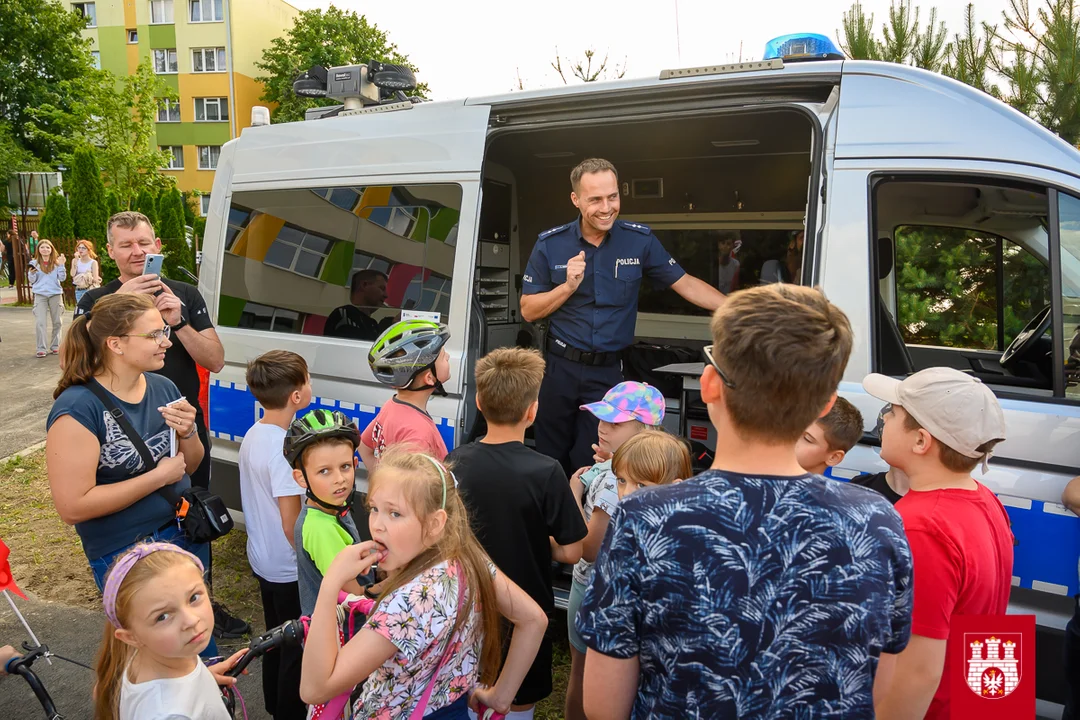 Stacjonarne miasteczko ruchu drogowego w Zgierzu