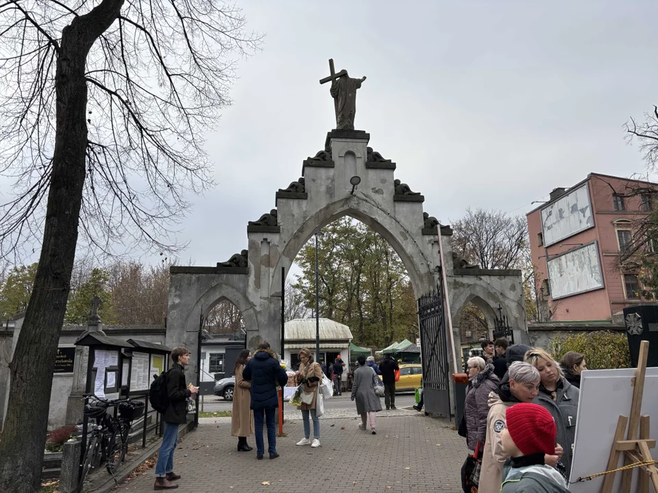 Stary Cmentarz w Łodzi podczas Wszystkich Świętych 2024