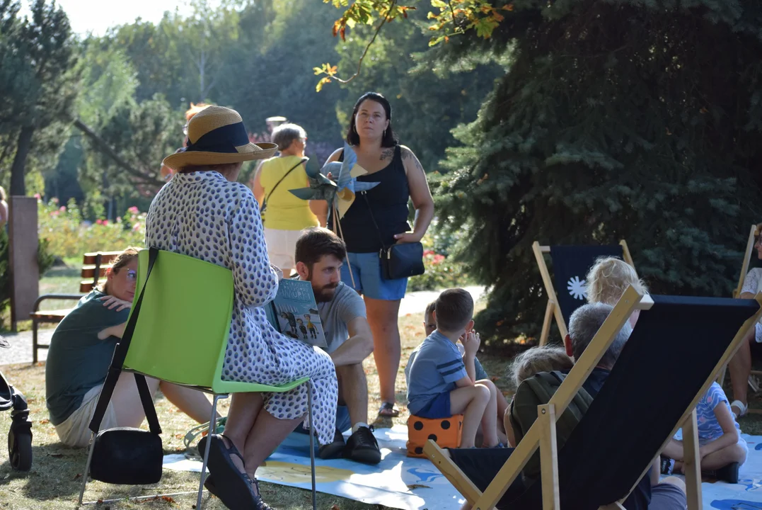 Piknik międzypokoleniowy w Parku Ocalałych w Łodzi