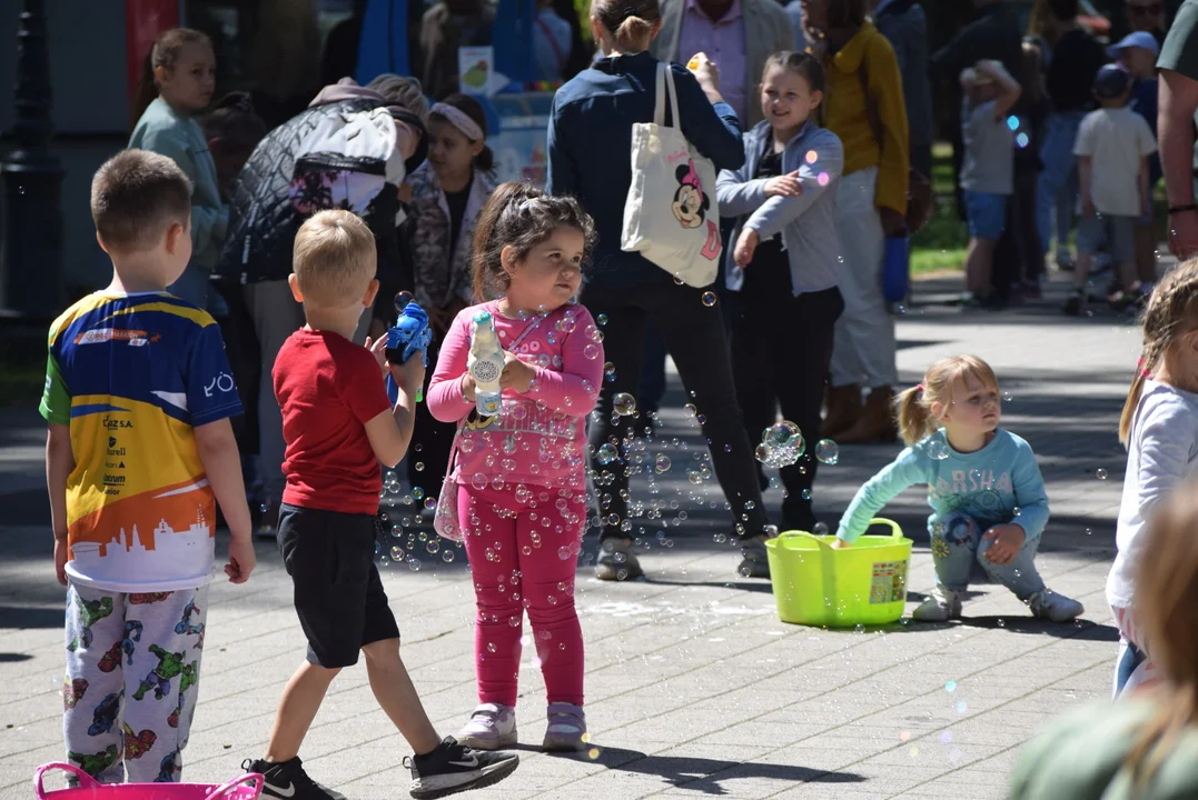 Festiwal baniek mydlanych i kolorów w Parku Miejskim w Zgierzu