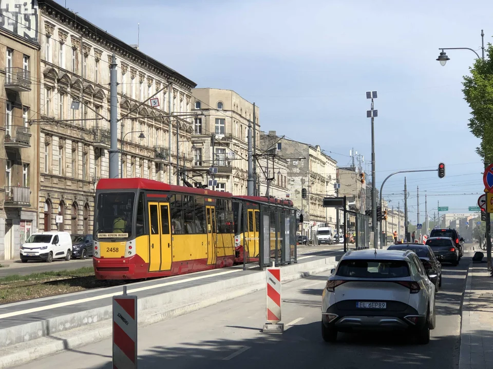 Powrót przystanków MPK Łódź przy skrzyżowaniu ul. Zachodniej z Legionów