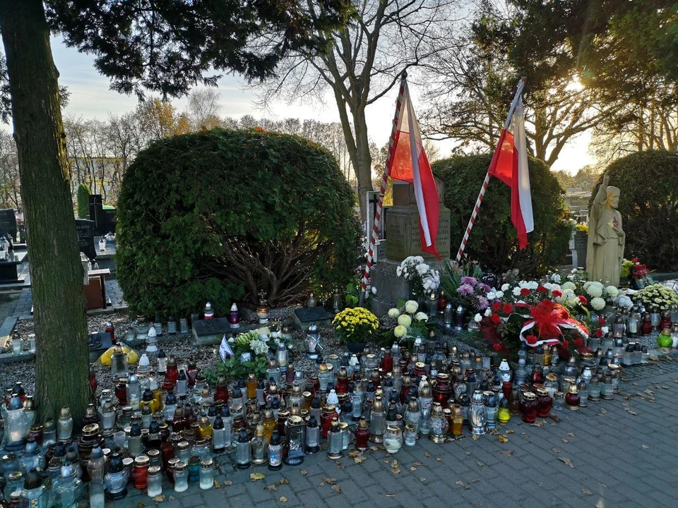 Odwiedziliśmy z aparatem nekropolię przy ul. ks. Skargi